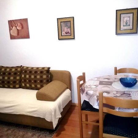 Apartmani Zmiric Primošten Екстериор снимка