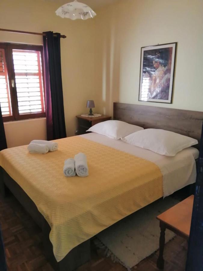 Apartmani Zmiric Primošten Екстериор снимка