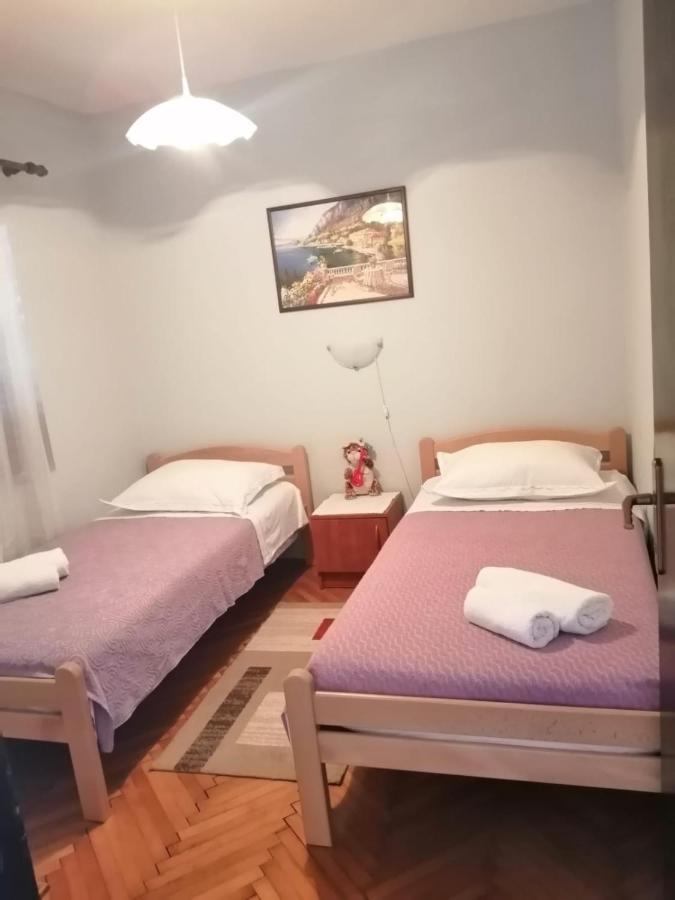 Apartmani Zmiric Primošten Екстериор снимка