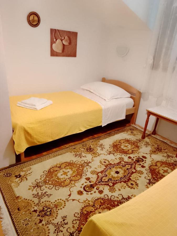 Apartmani Zmiric Primošten Екстериор снимка
