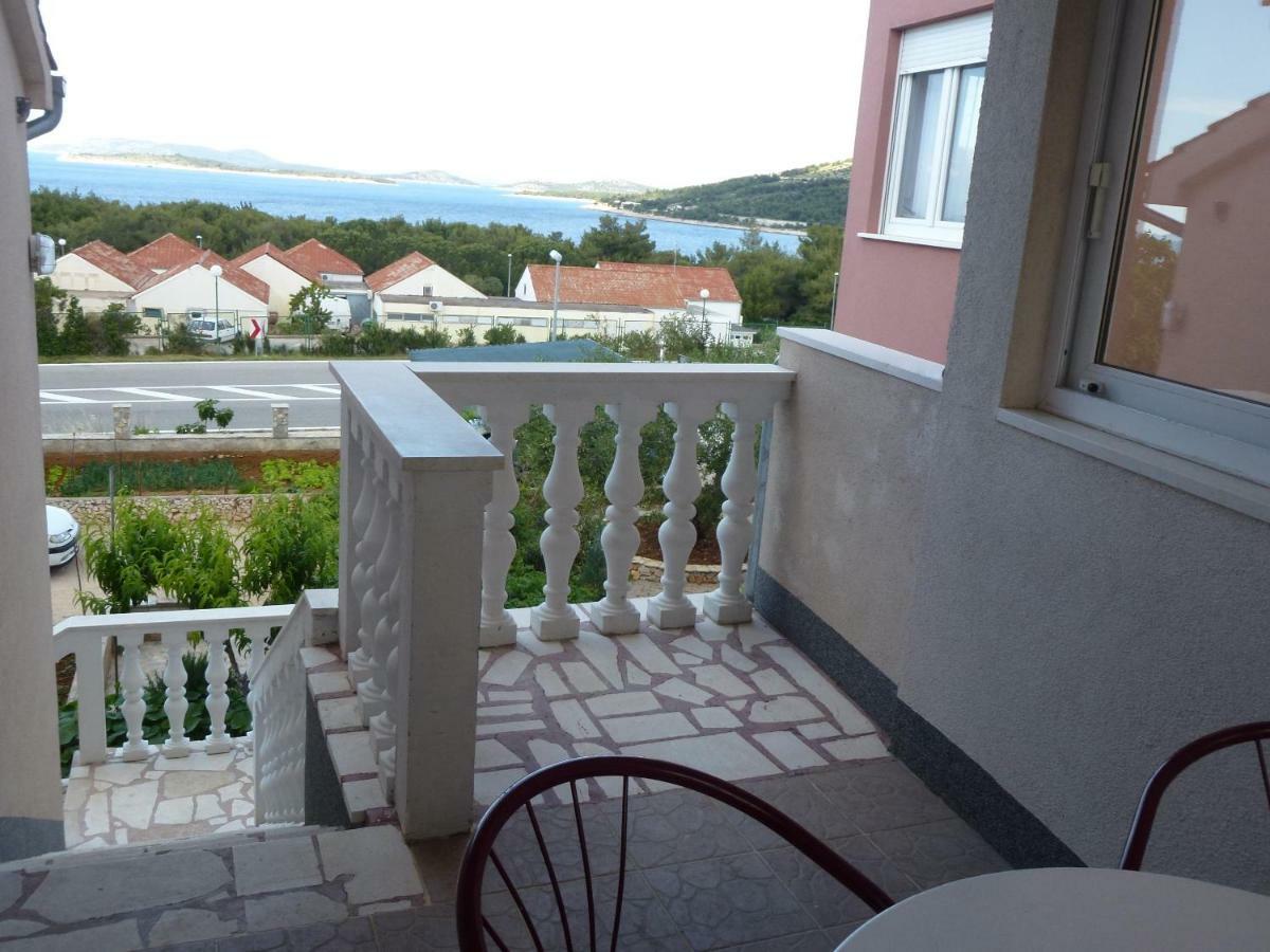 Apartmani Zmiric Primošten Екстериор снимка