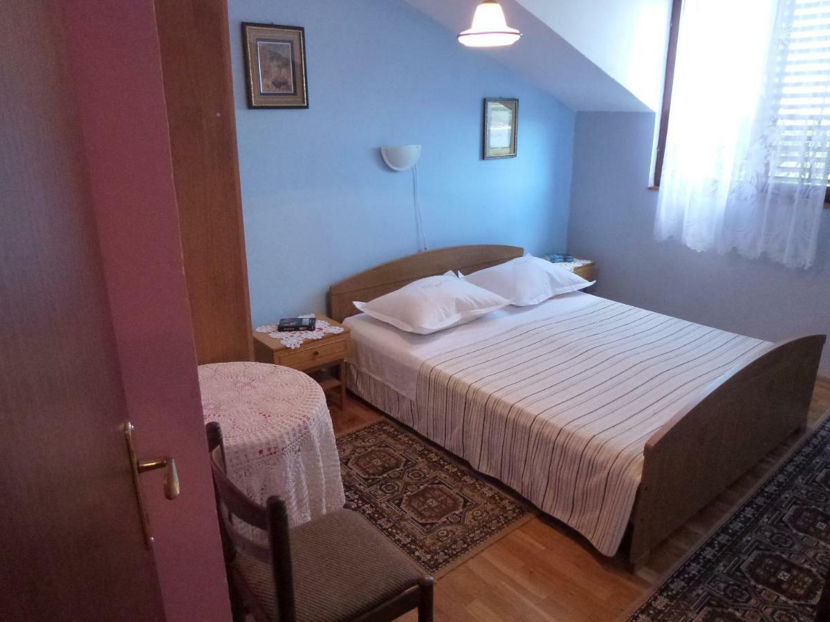 Apartmani Zmiric Primošten Екстериор снимка