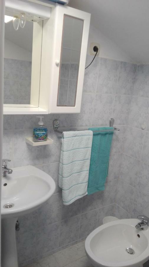 Apartmani Zmiric Primošten Екстериор снимка